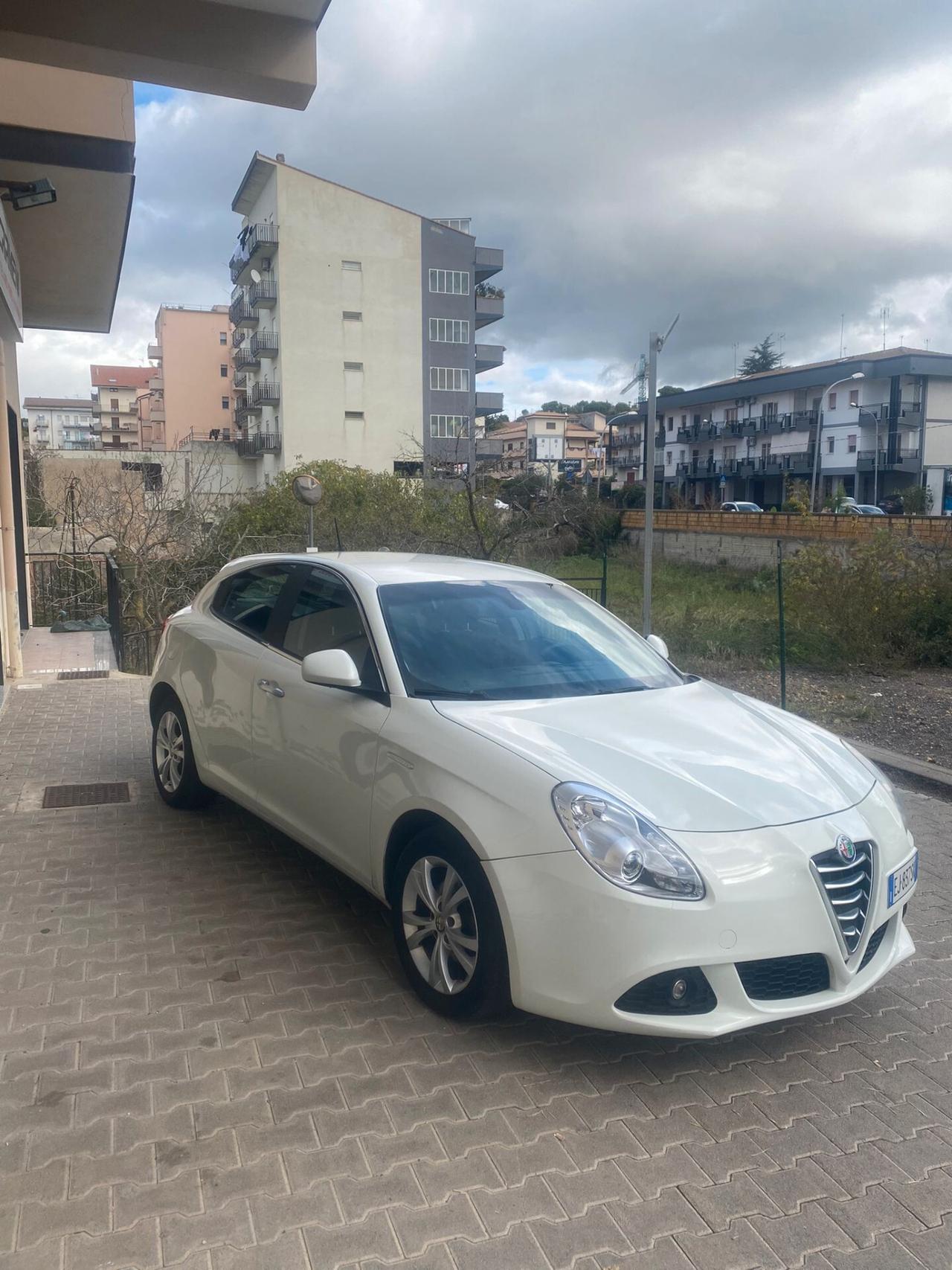Alfa Romeo Giulietta 1.6 JTDm-2 105 CV Exclusive