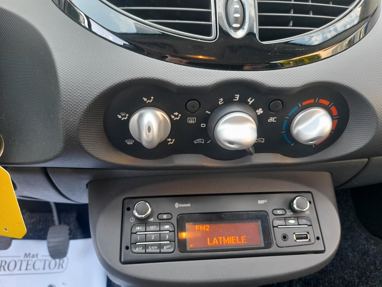 Renault Twingo 1.2 16V Night&Day OK NEOPATENTATI