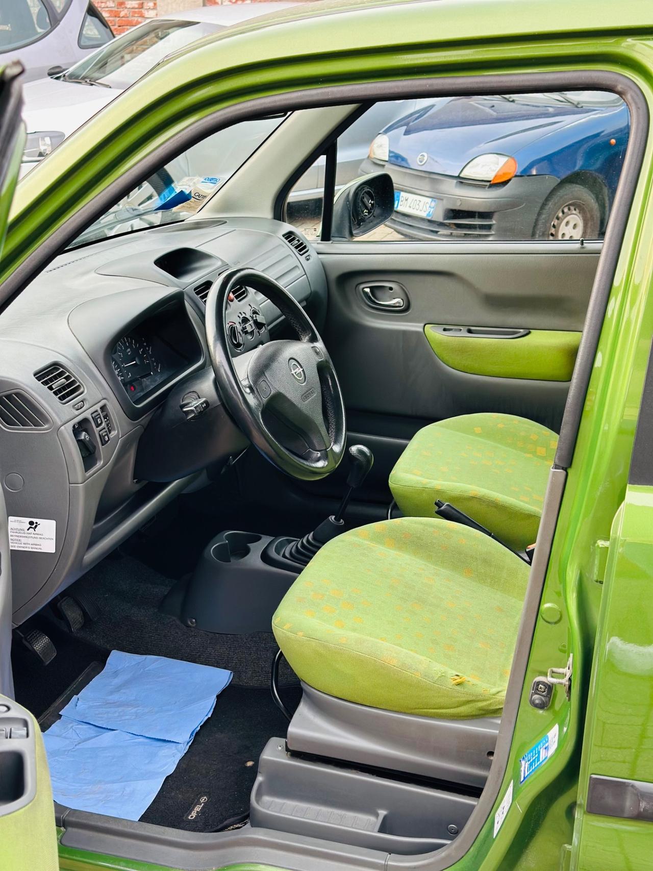 Opel Agila 1.0 12V Comfort