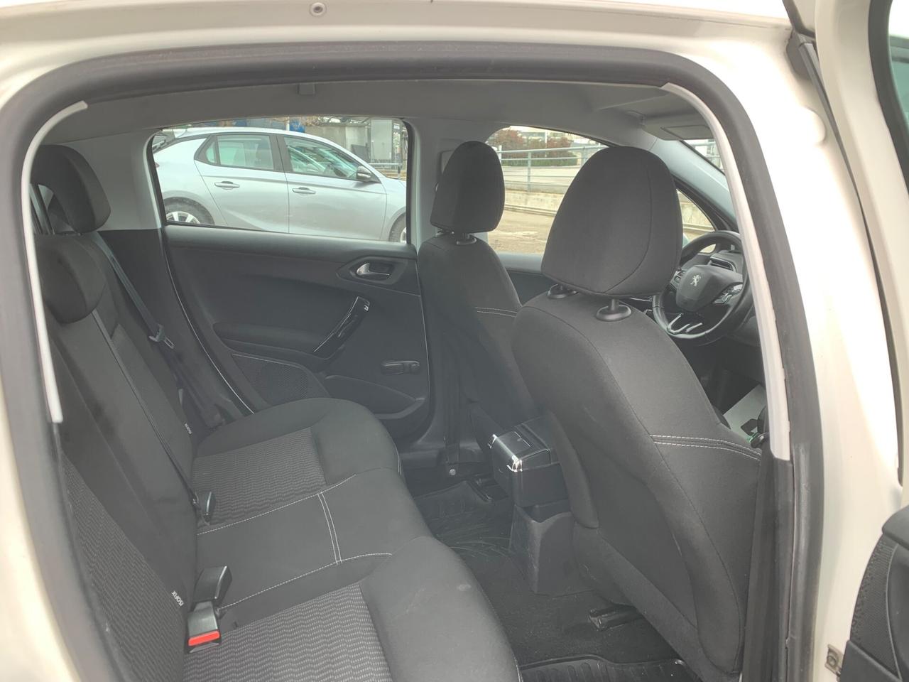 Peugeot 208 1.4 HDi 68 CV 5 porte