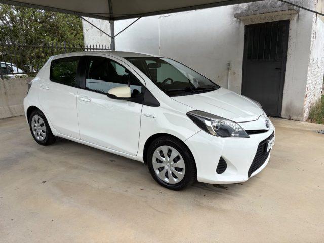TOYOTA Yaris 1.5 Hybrid 5 porte AUTOMATICA OK NEOPATENTATI