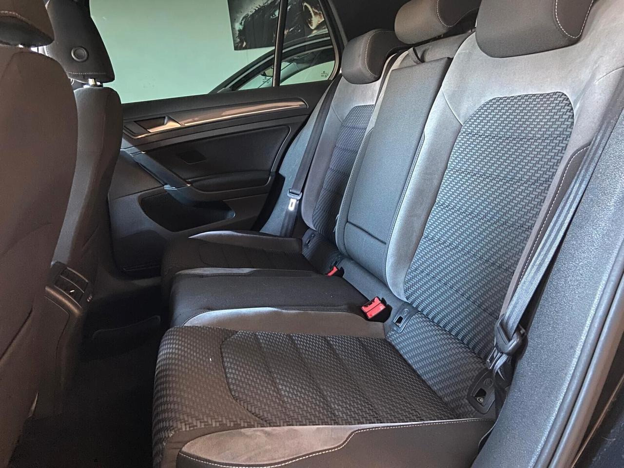 Volkswagen Golf 7.5 1.6 TDI 115 CV DSG R-LINE PACK