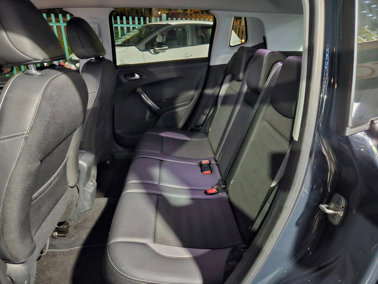 Peugeot 2008 BlueHDi 100 S&S Allure