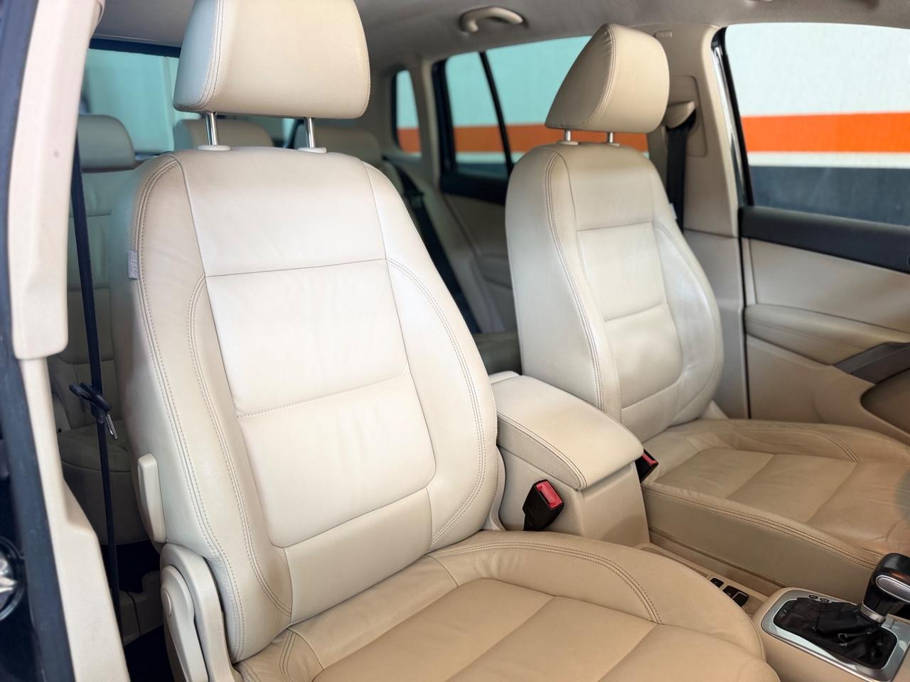 Volkswagen Tiguan 2.0 16V TDI DPF tiptronic Sport & Style (18°)