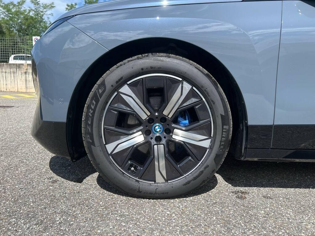 BMW iX 50 pacchetto sportivo xDrive