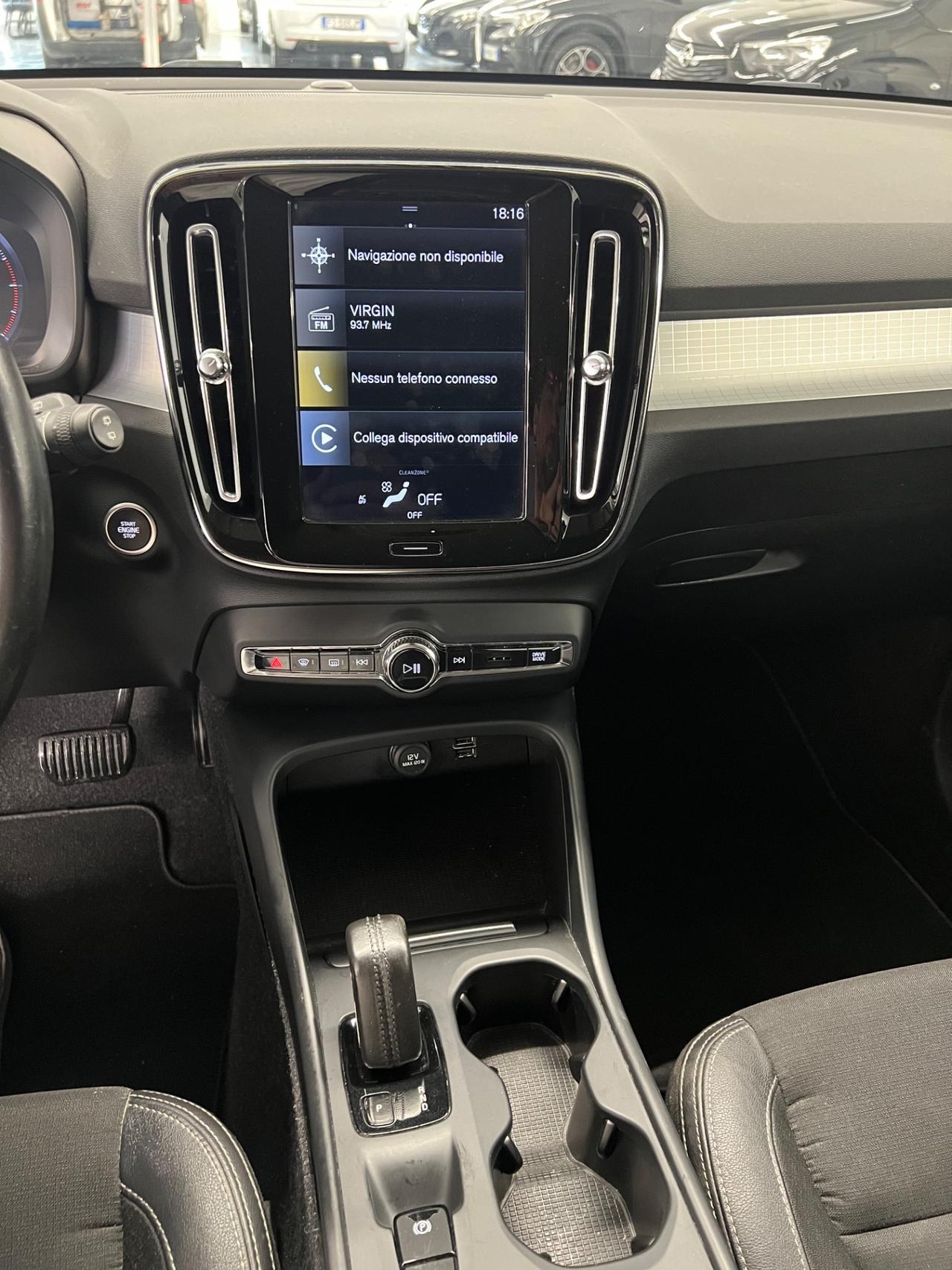 Volvo XC40 D4 AWD Geartronic Momentum
