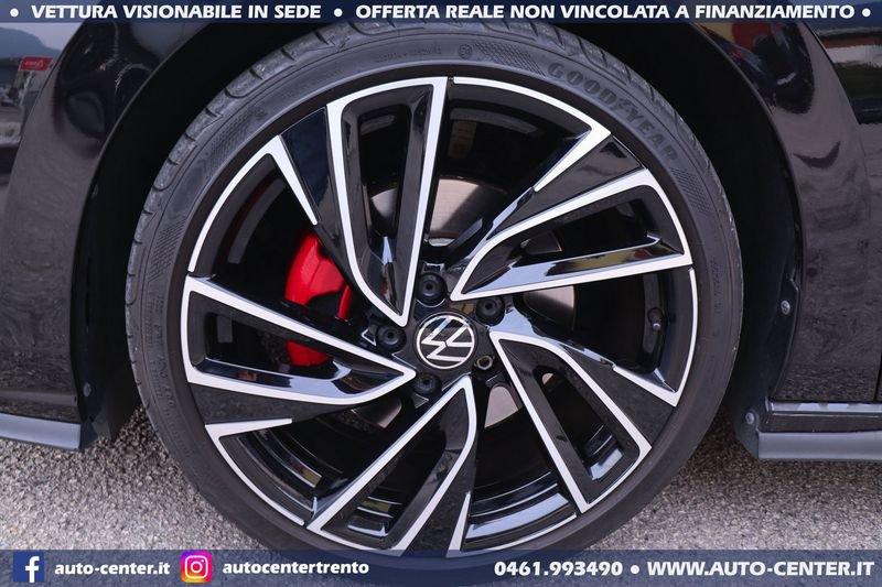 Volkswagen Golf 8 GTD DSG 2.0 TDI 200CV 19 IQ.LIGHT LED