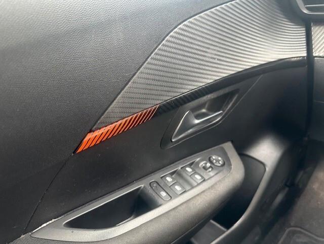 PEUGEOT 208 1,2 2023
