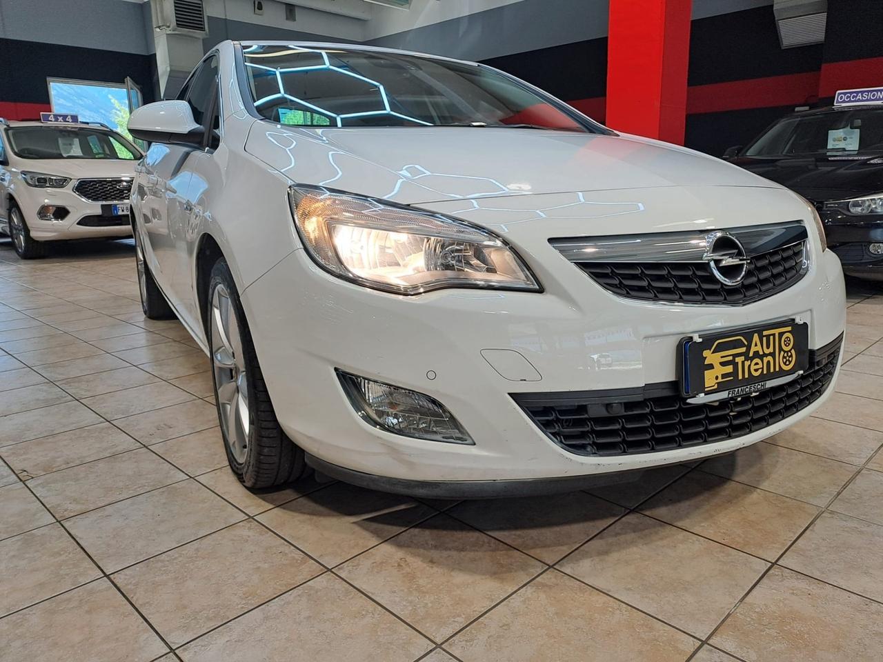 Opel Astra 1.4 Turbo 140CV berlina 110.000 km