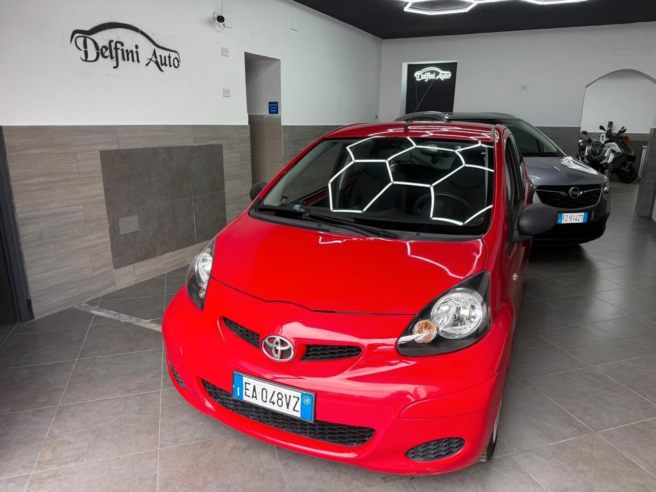 Toyota Aygo 1.0 12V VVT-i 5 porte Now Red Edition