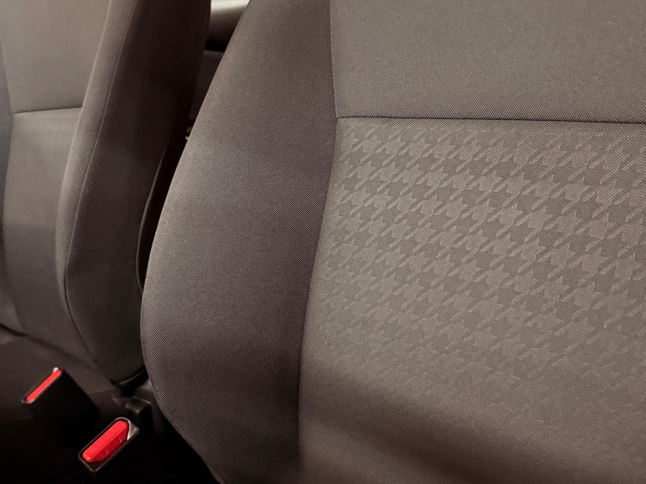 MERAVIGLIOSA TOYOTA YARIS, IN CONDIZIONI DA VETRINA CON SOLI 2930 KM