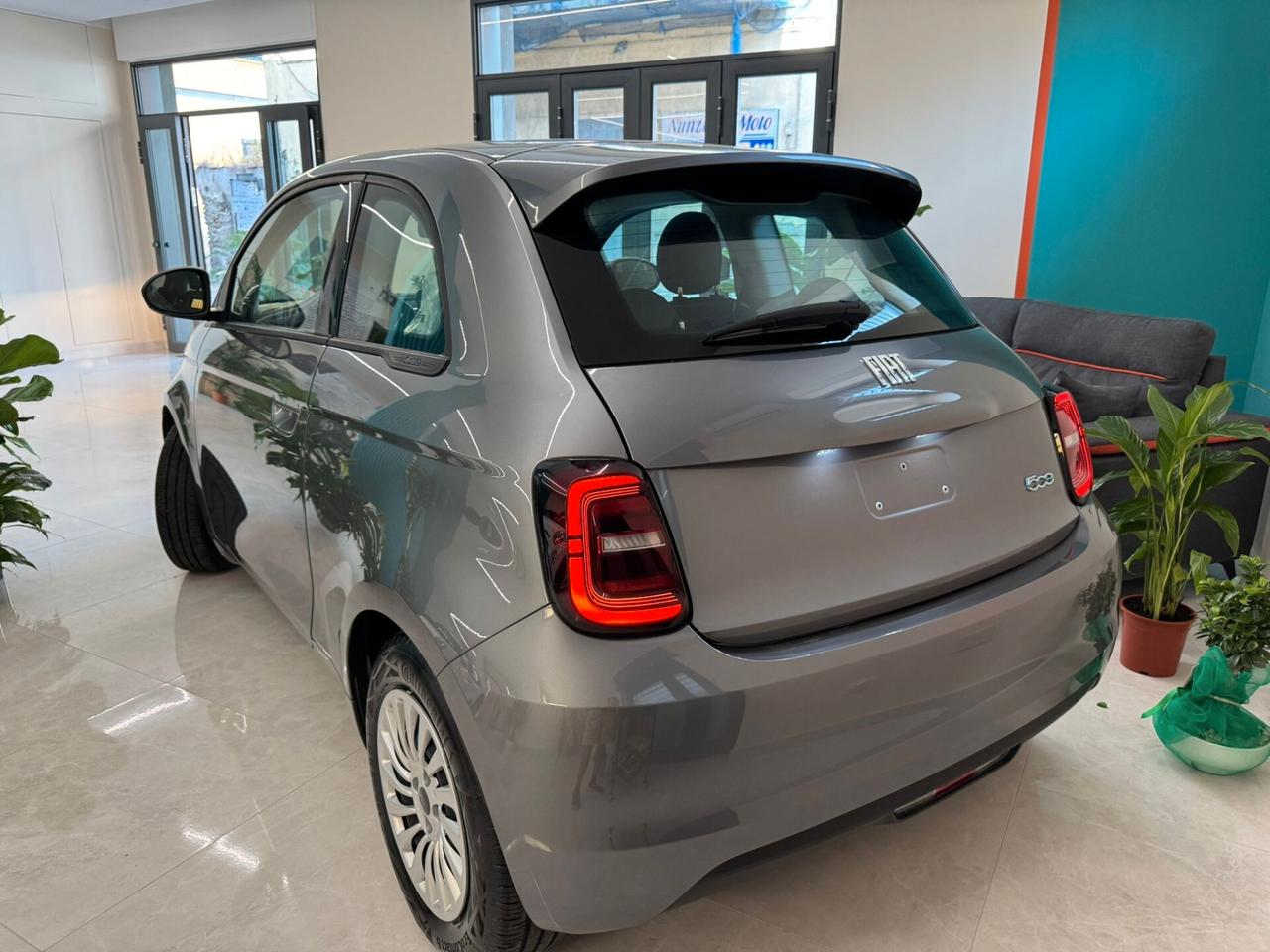 Fiat 500 500e - Action