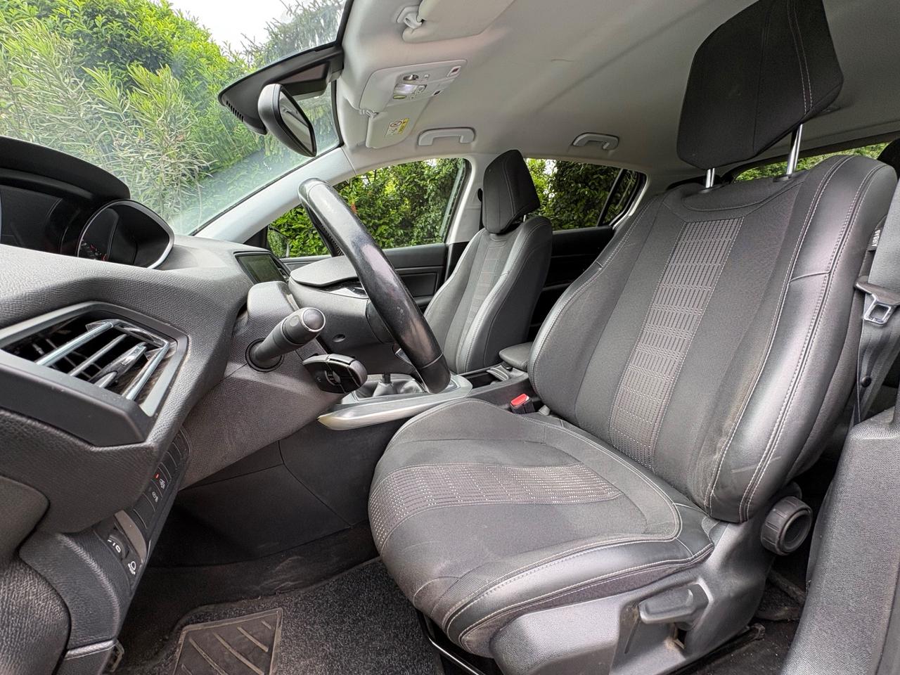 Peugeot 308 1.2 Allure Pack 131cv