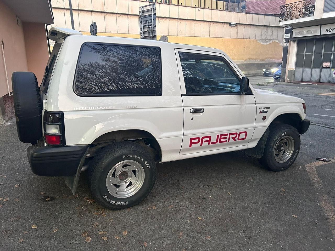 Mitsubishi Pajero iscirtto ASI con gancio traino