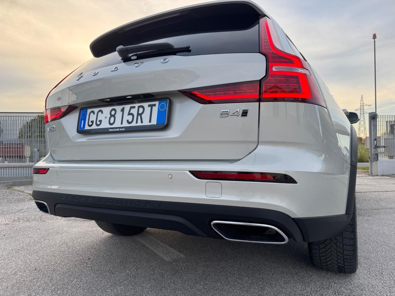 Volvo V60 Cross Country V60 Cross Country B4 (d) AWD Geartronic Business Pro Line