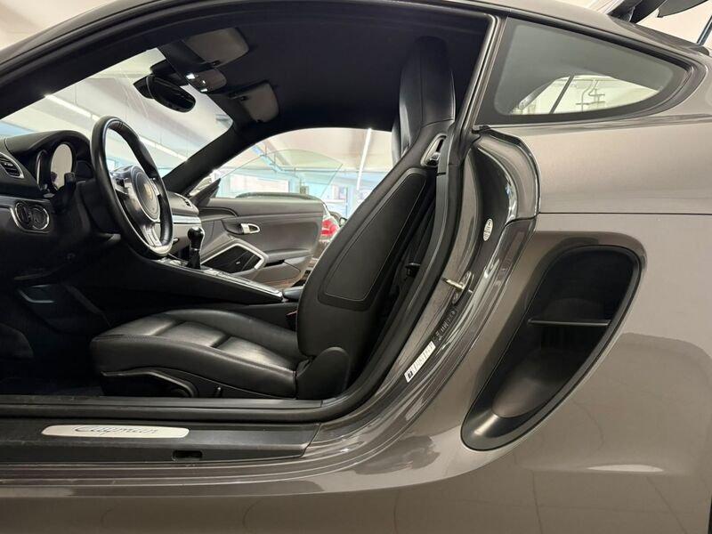 Porsche Cayman 2.7