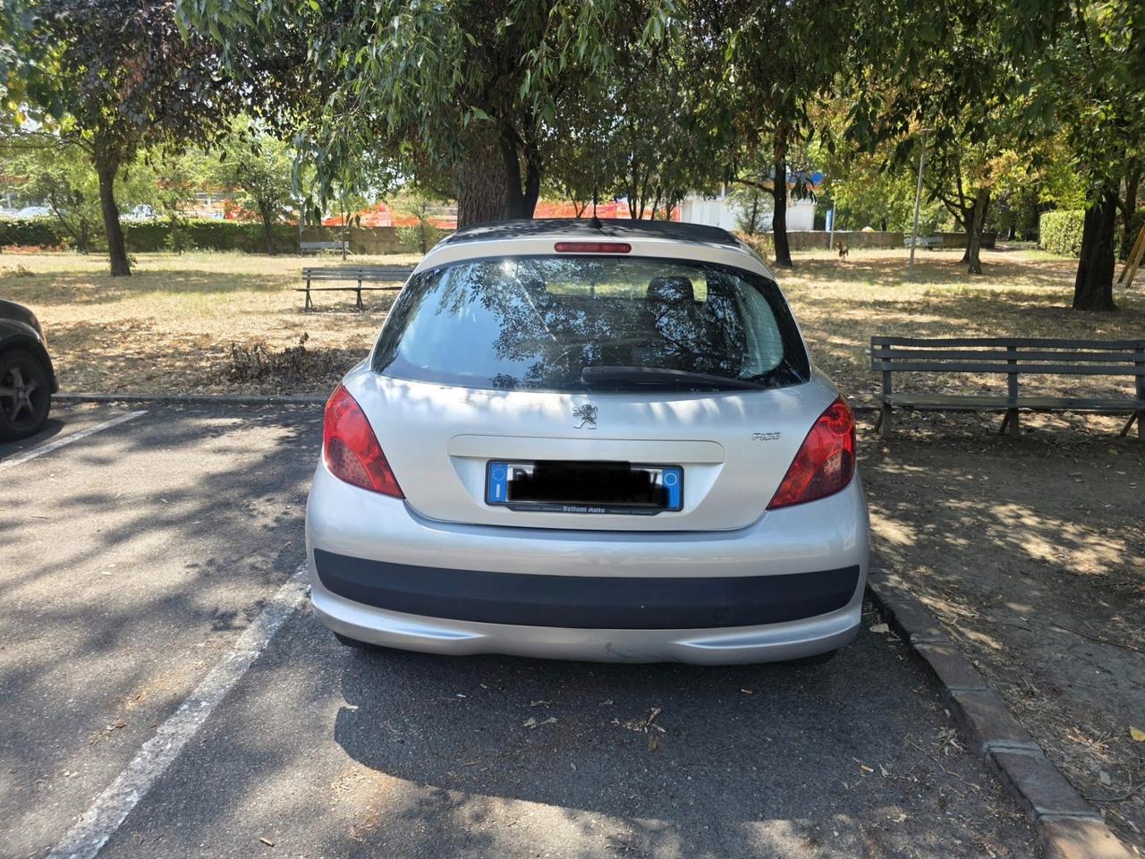 Peugeot 207 1.4 8V 75CV 5p. ONE Line