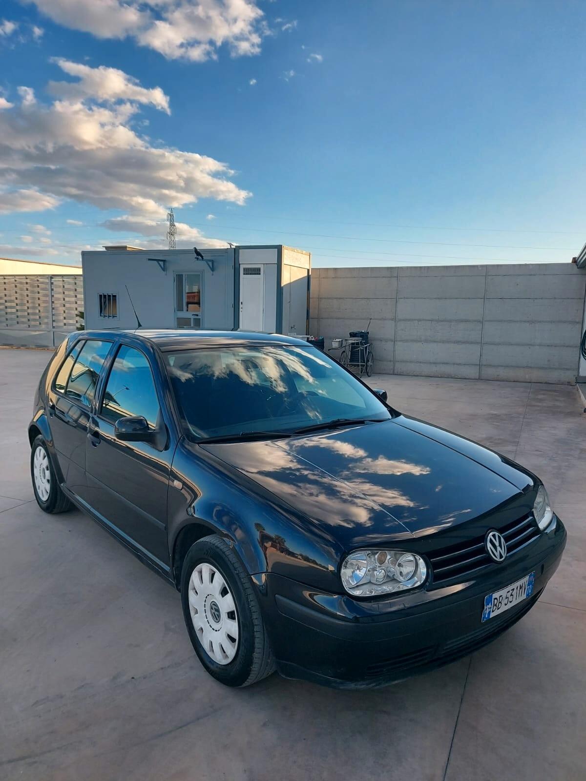 Volkswagen Golf 1.6 cat 5 porte Highline GPL