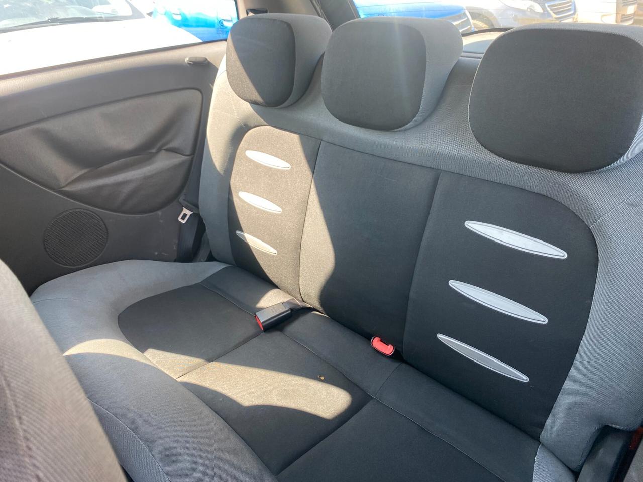 LANCIA YPSILON 1.2 180.000 KM ADATTA NEOPATENTATI