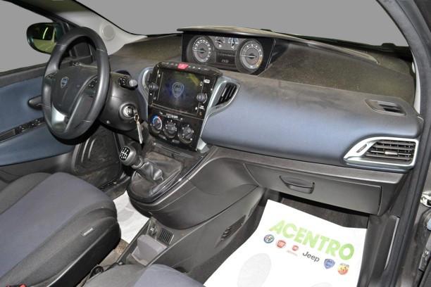 LANCIA New Ypsilon 1.0 70cv Hybrid Gold