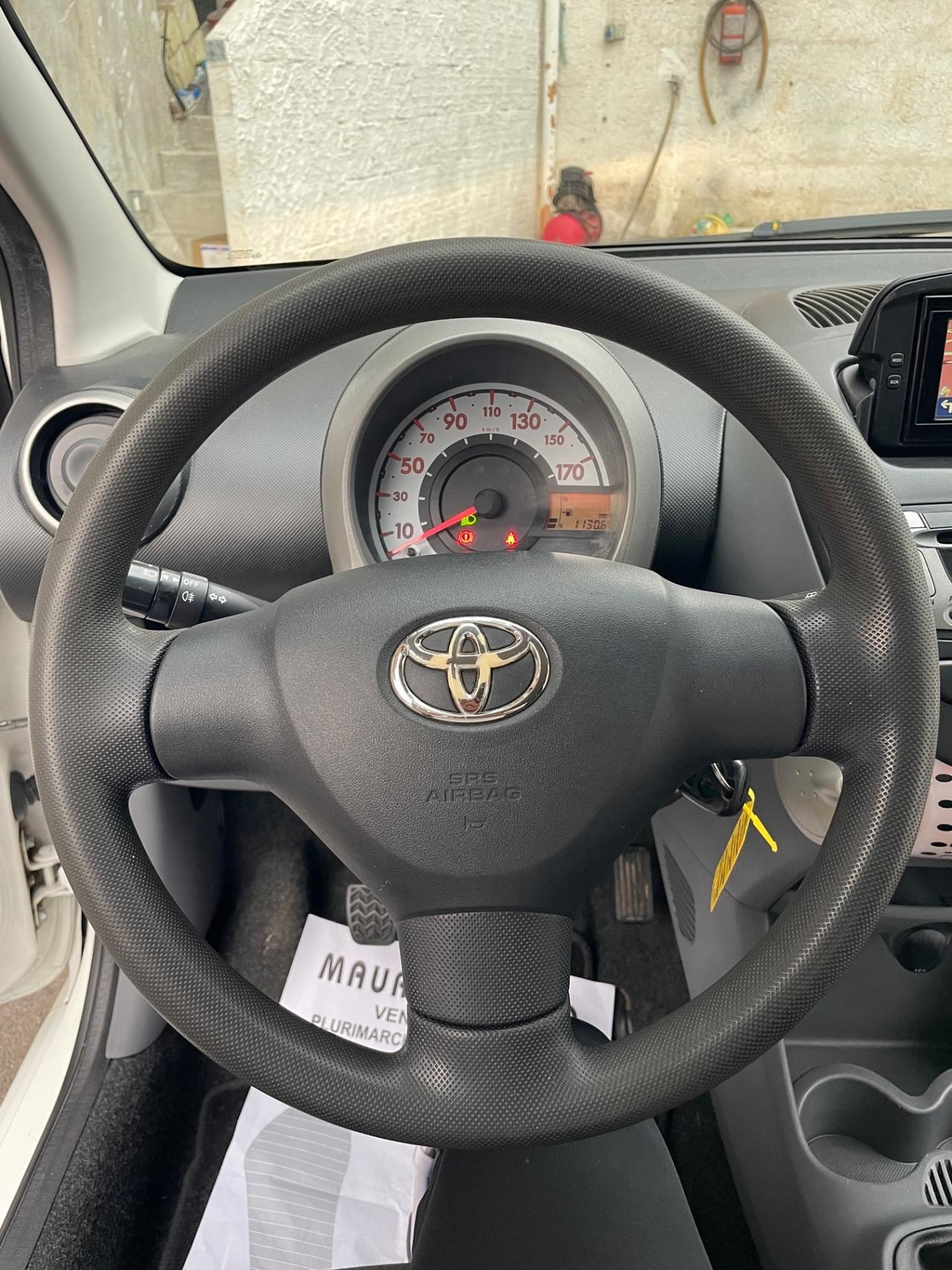 Toyota Aygo 1.0 12V VVT-i 5 porte Sol Connect navigatore