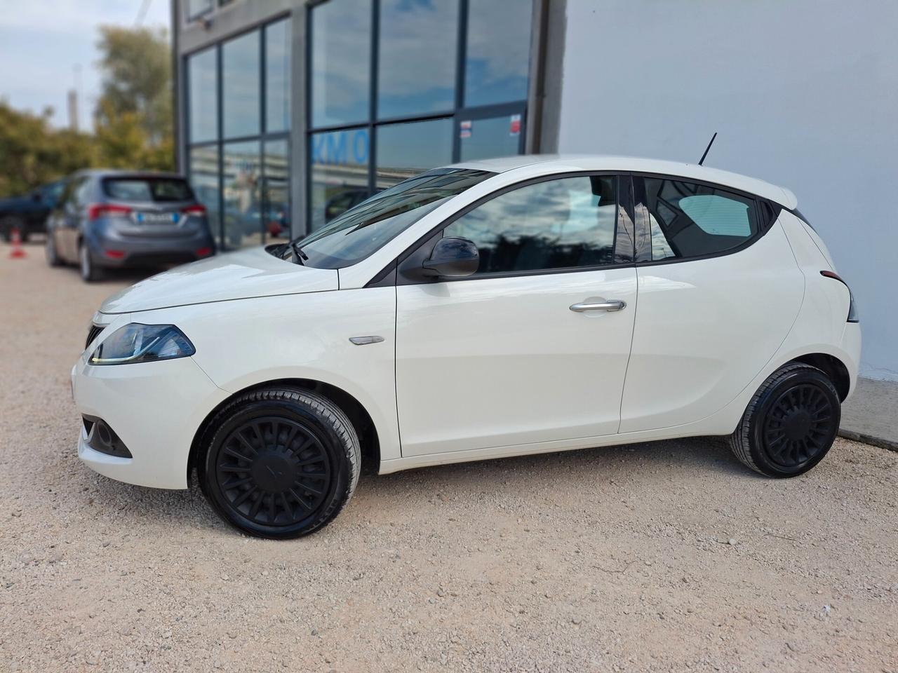 Lancia Ypsilon 1.0 FireFly 5 porte S&S Hybrid Silver Plus