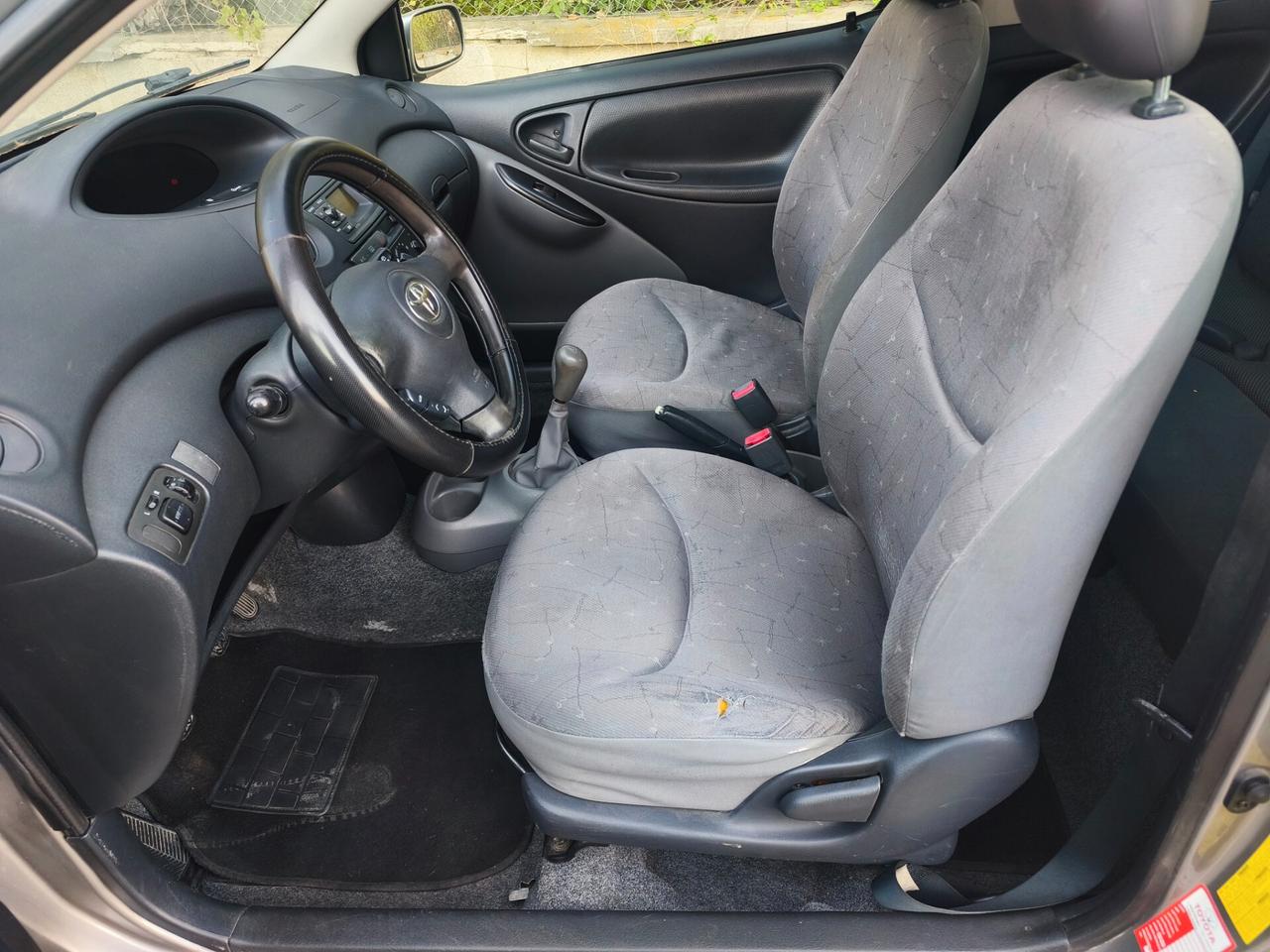 Toyota Yaris 1.0i 16V cat 3 porte Sol