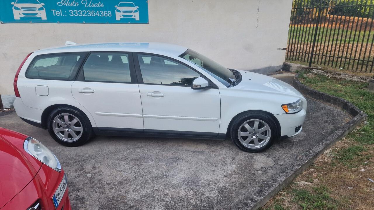 Volvo V50 1.6 D DRIVE cat R-Design "130.000 Km"