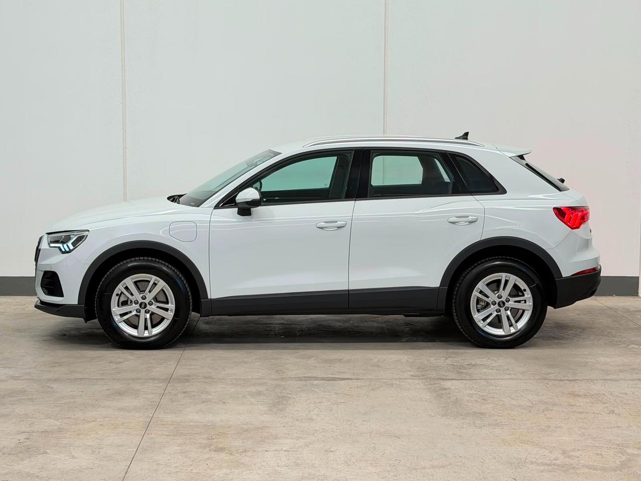 Audi Q3 45 TFSI e S tronic Business