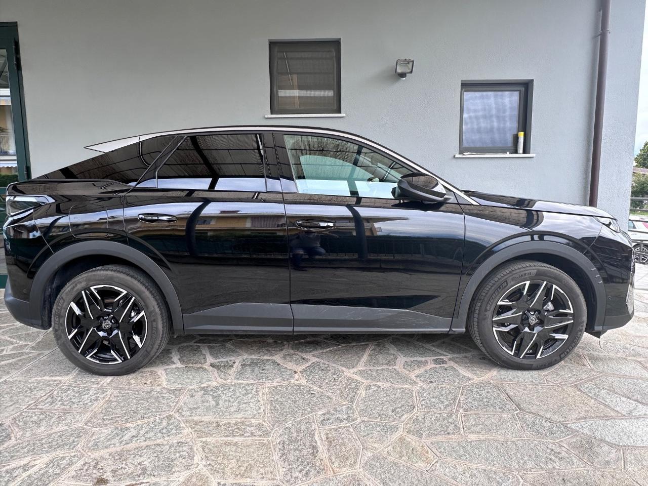 Peugeot 3008 3008 1.2 hybrid Allure 145cv e-dcs6