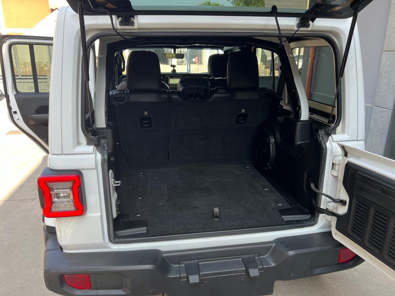 Jeep Wrangler Unlimited 2.2 Mjt II Sahara