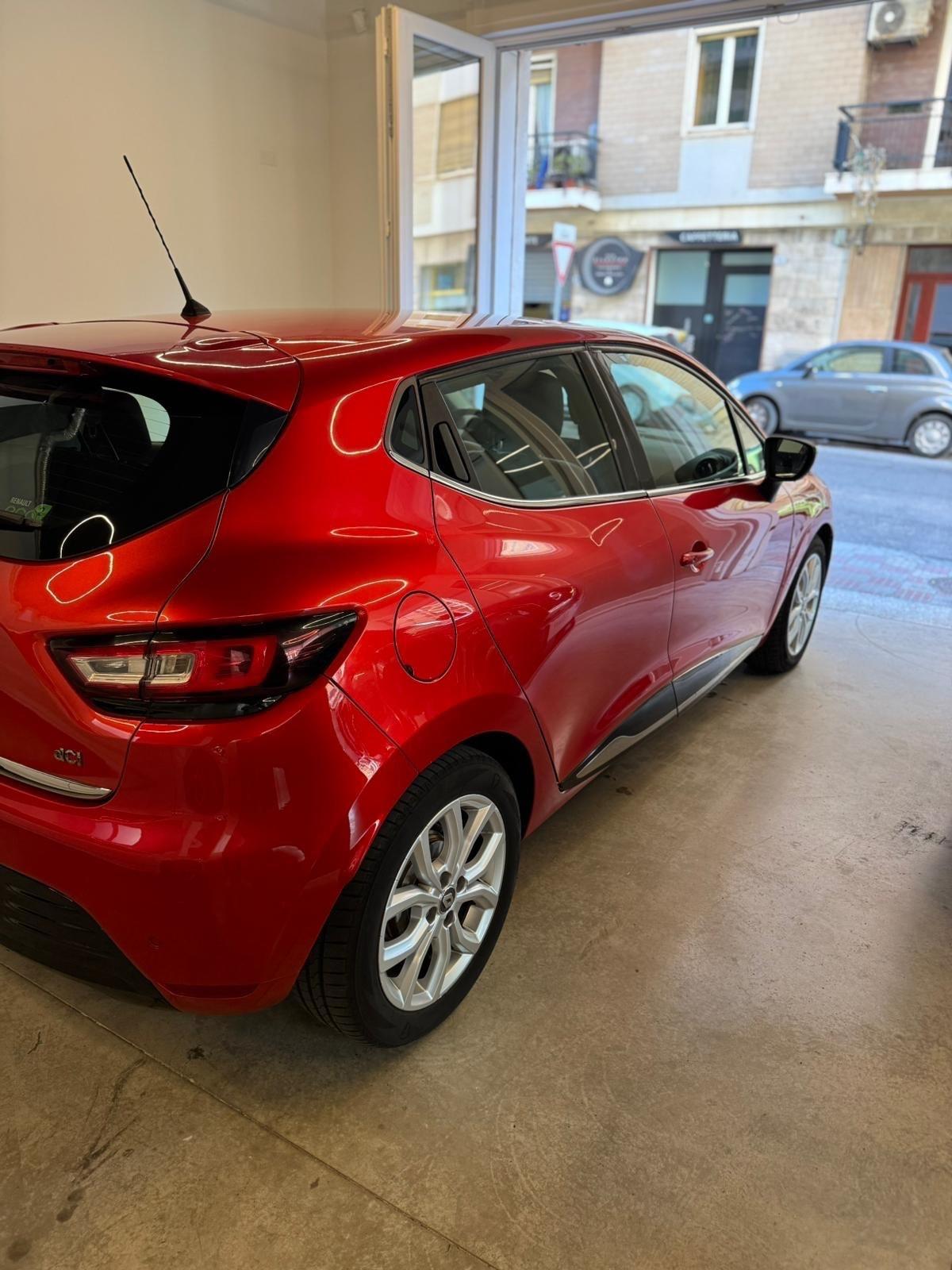 Renault Clio dCi 8V 90CV EDC Start&Stop 5 porte Energy Intens