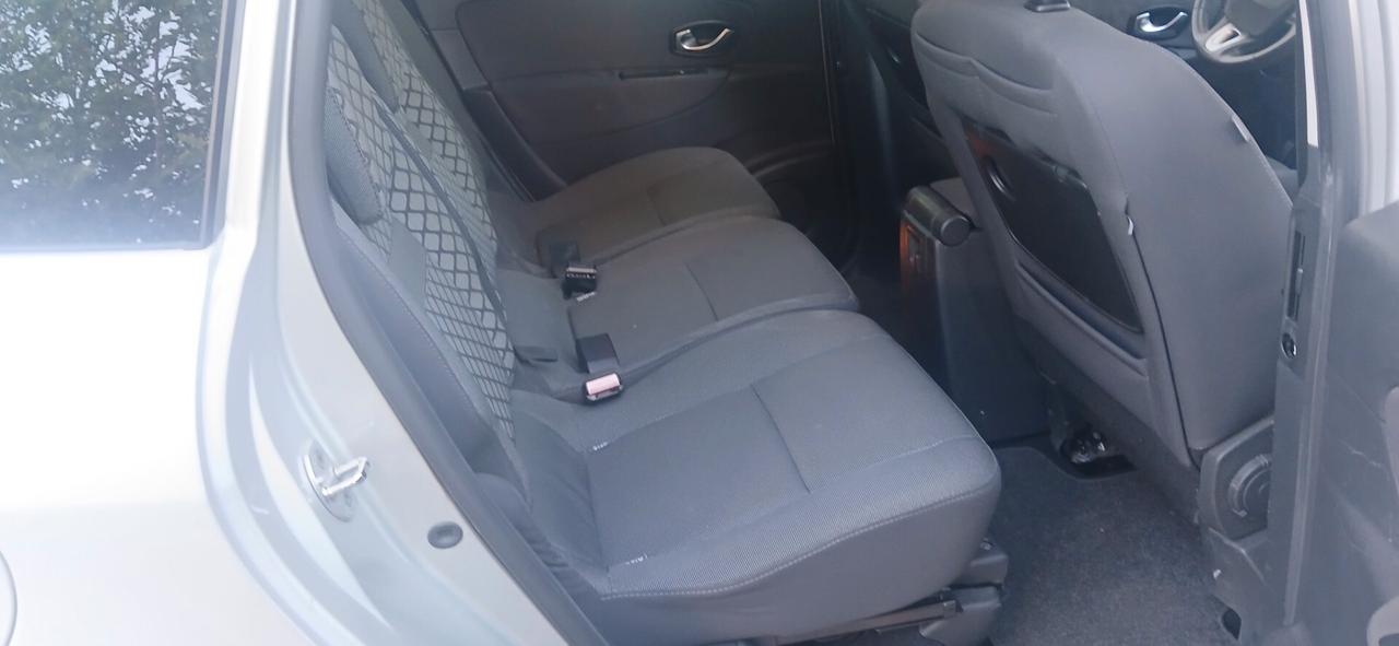 Renault Scenic 7 posti 1.5 dci