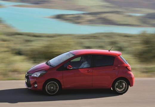 TOYOTA Yaris III 2015 - Yaris 5p 1.5h Active my16