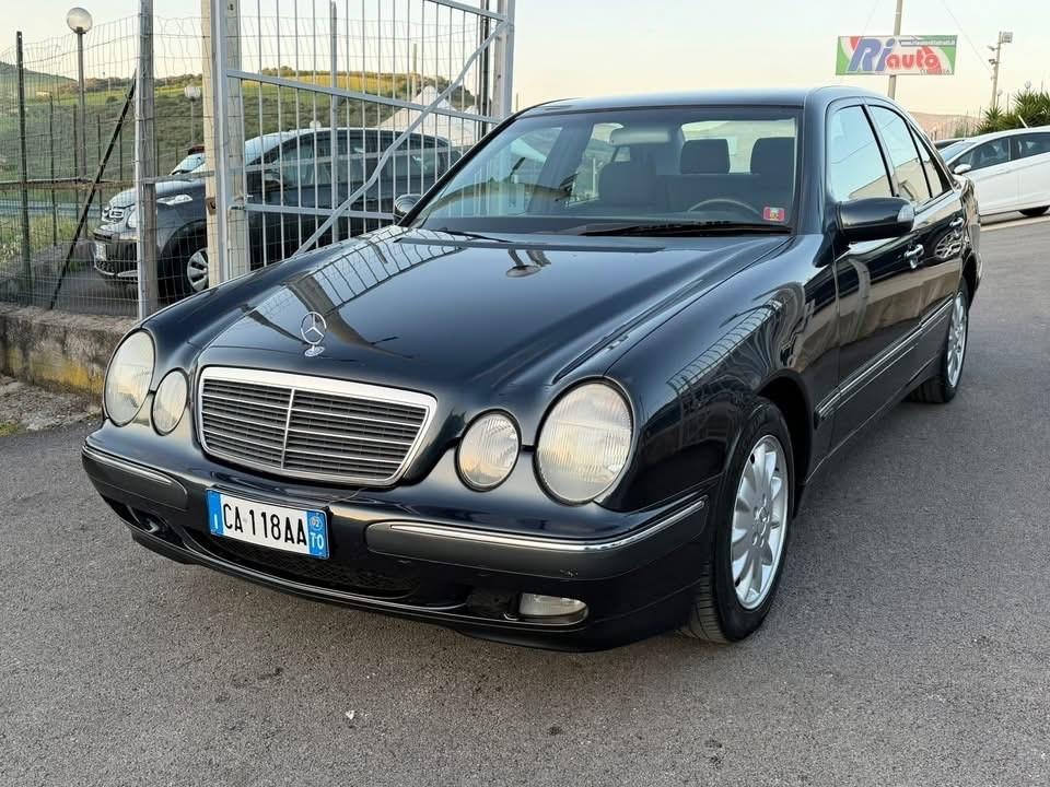 Mercedes-benz E 220 CDI cat Elegance