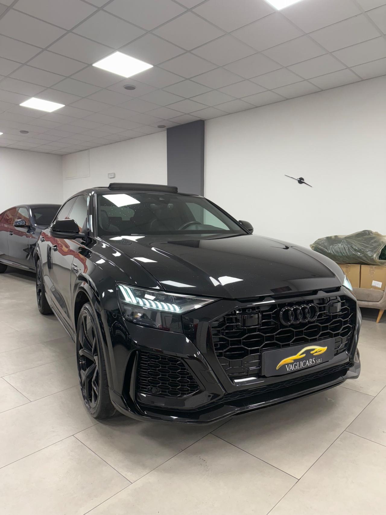 Audi Q8 RS TFSI V8 quattro tiptronic