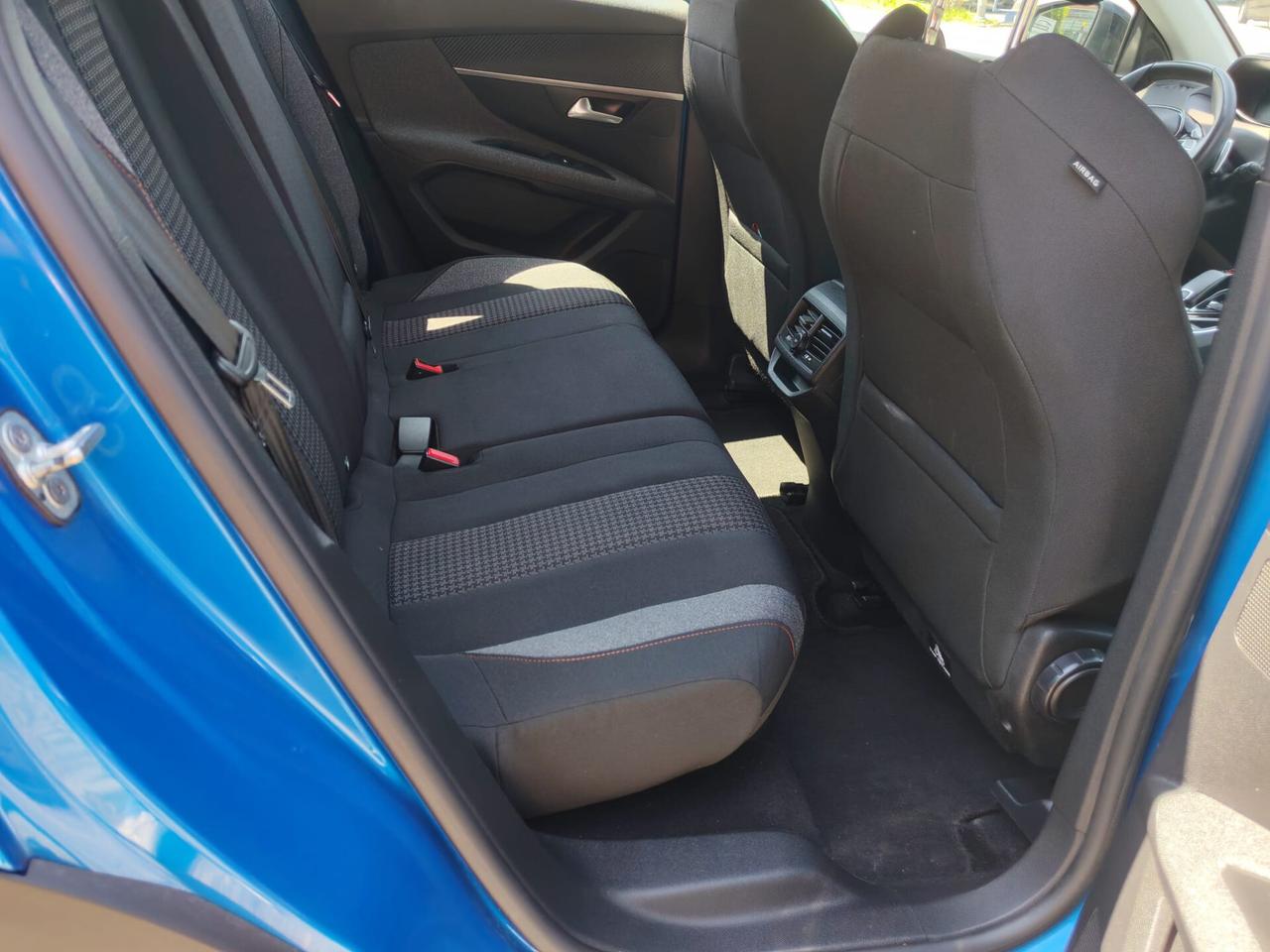Peugeot 3008 BlueHDi 130 S&S EAT8 Active Pack