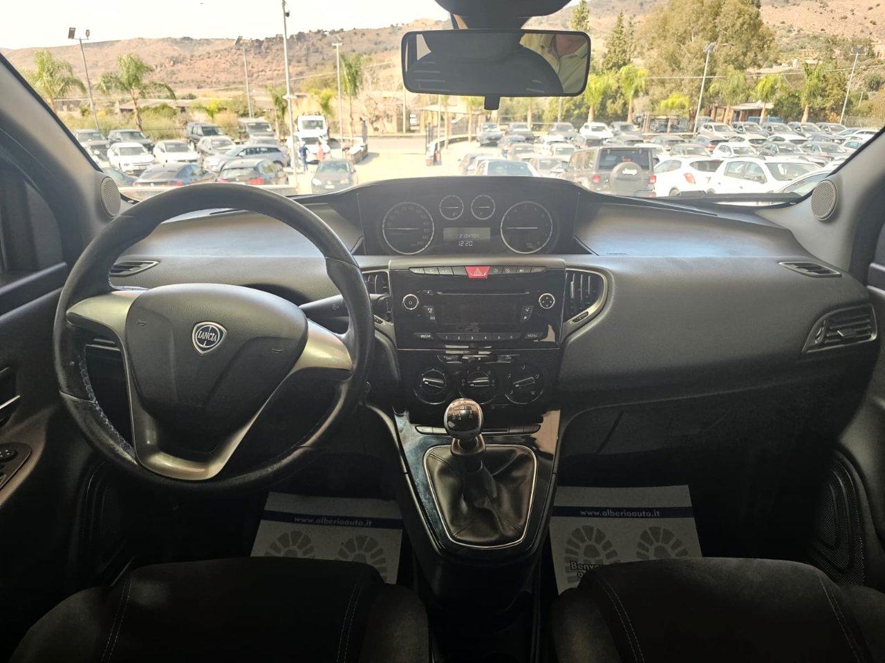 Lancia Ypsilon 5 Porte Ypsilon 1.2 8v Platinum s&s 69cv