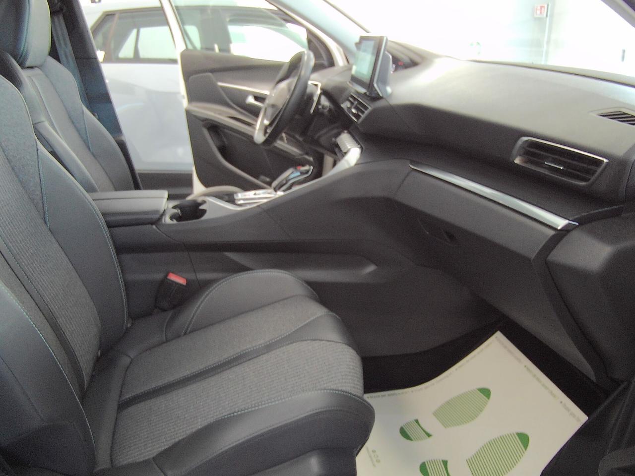 Peugeot 3008 BlueHDi 130 S&S EAT8 Allure Pack 2022