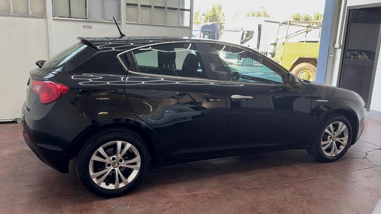 Alfa Romeo Giulietta 1.6 105 CV