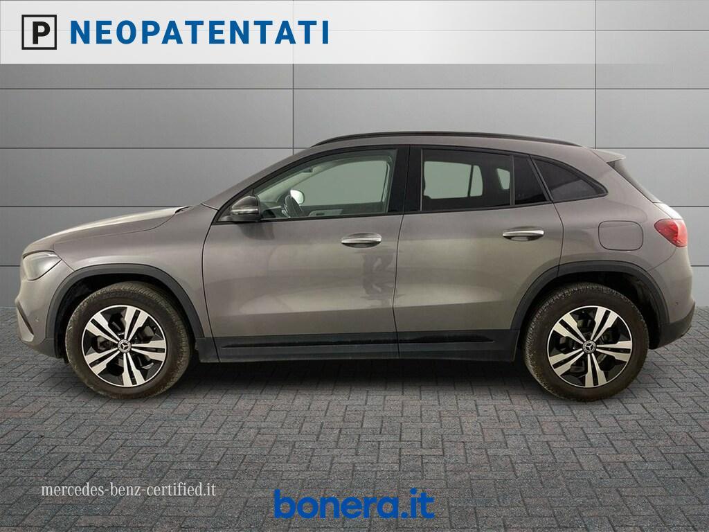Mercedes GLA 180 180 D Progressive Advanced Plus 8G-DCT