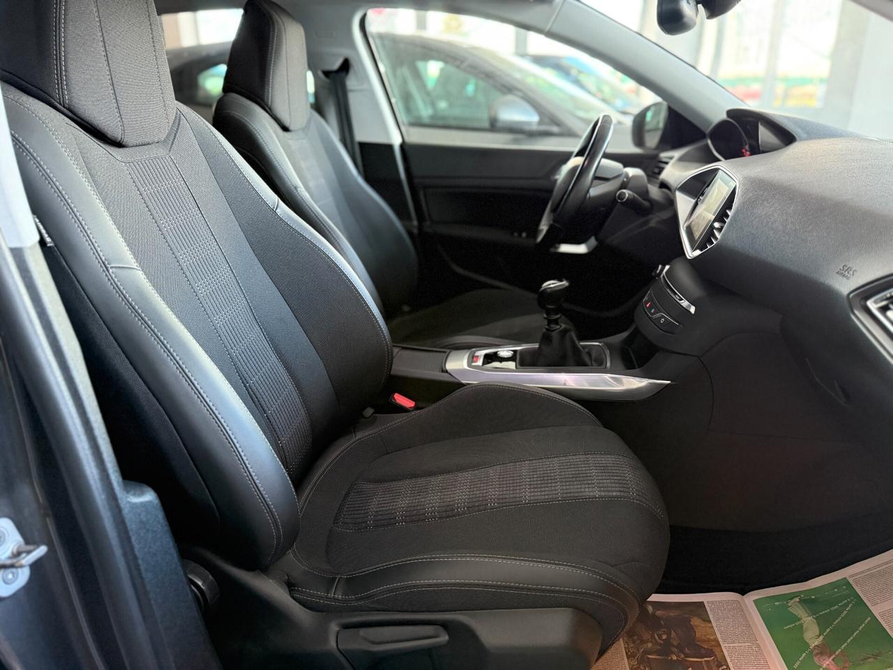 Peugeot 308 BlueHDi 130 S&S Allure