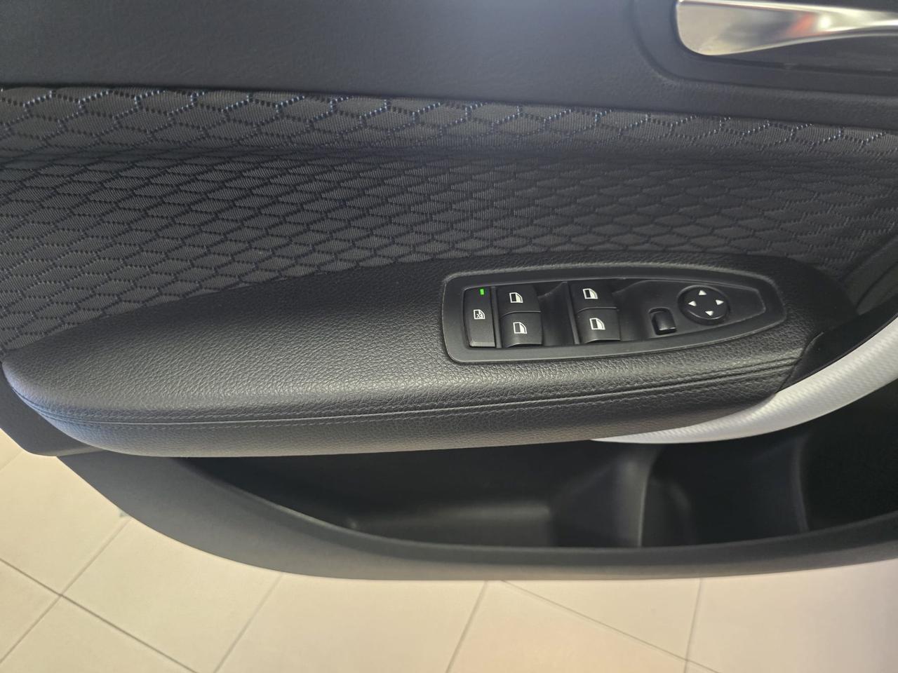 Bmw 116 116d 5p. Urban