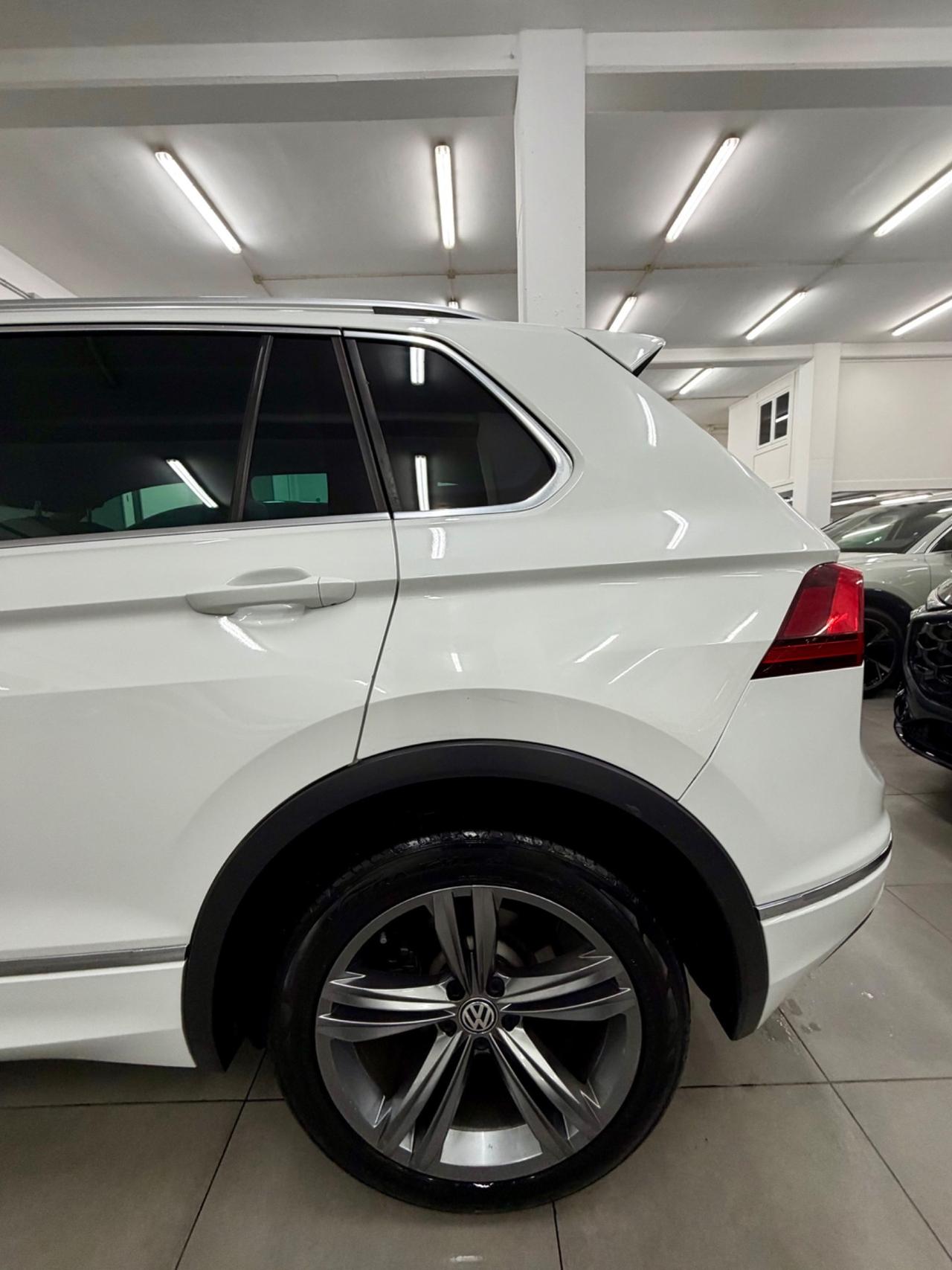 VW Tiguan 2.0 150 CV DSG R-Line FINANZIABILE