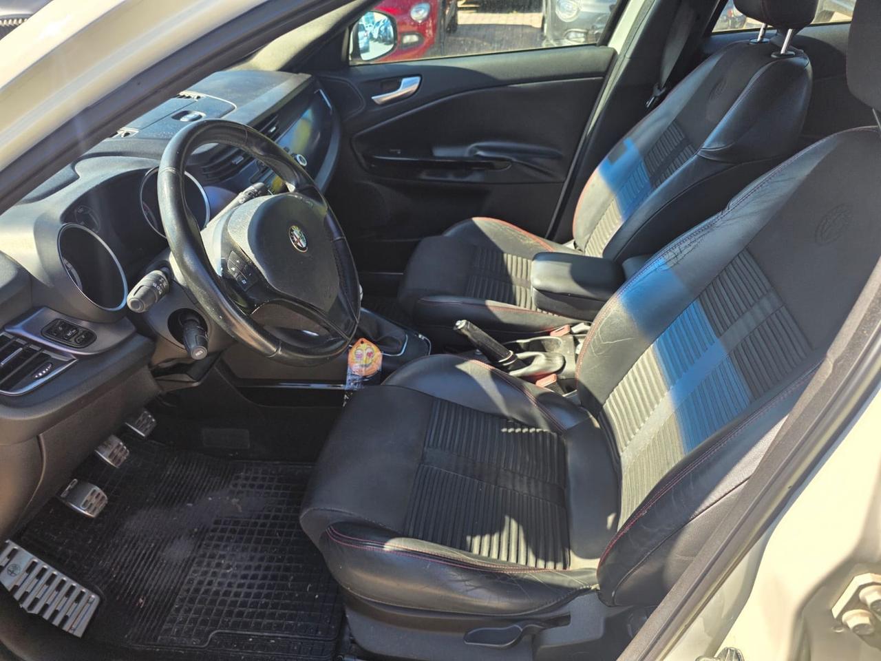 Alfa Romeo Giulietta 1.6 JTDm-2 105 CV Exclusive