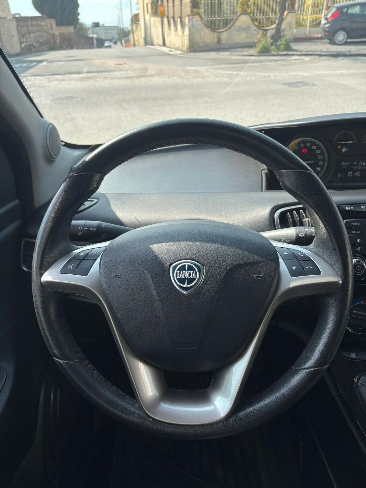 Lancia Ypsilon 1.2 69 CV 5 porte S&S Gold