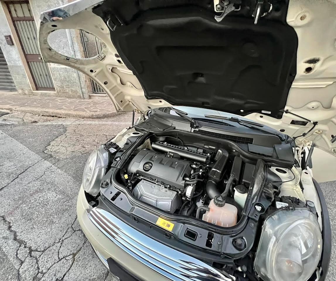 Mini 1.6 16V One (55kW)