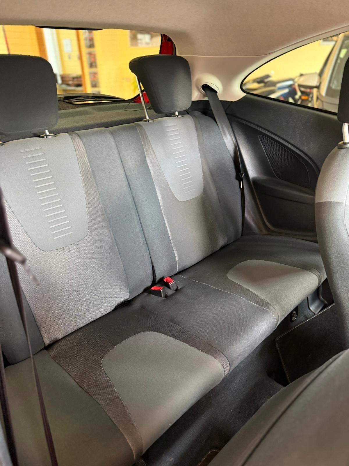 Ford Ka 1.2 8V 69 CV Black&White Edition