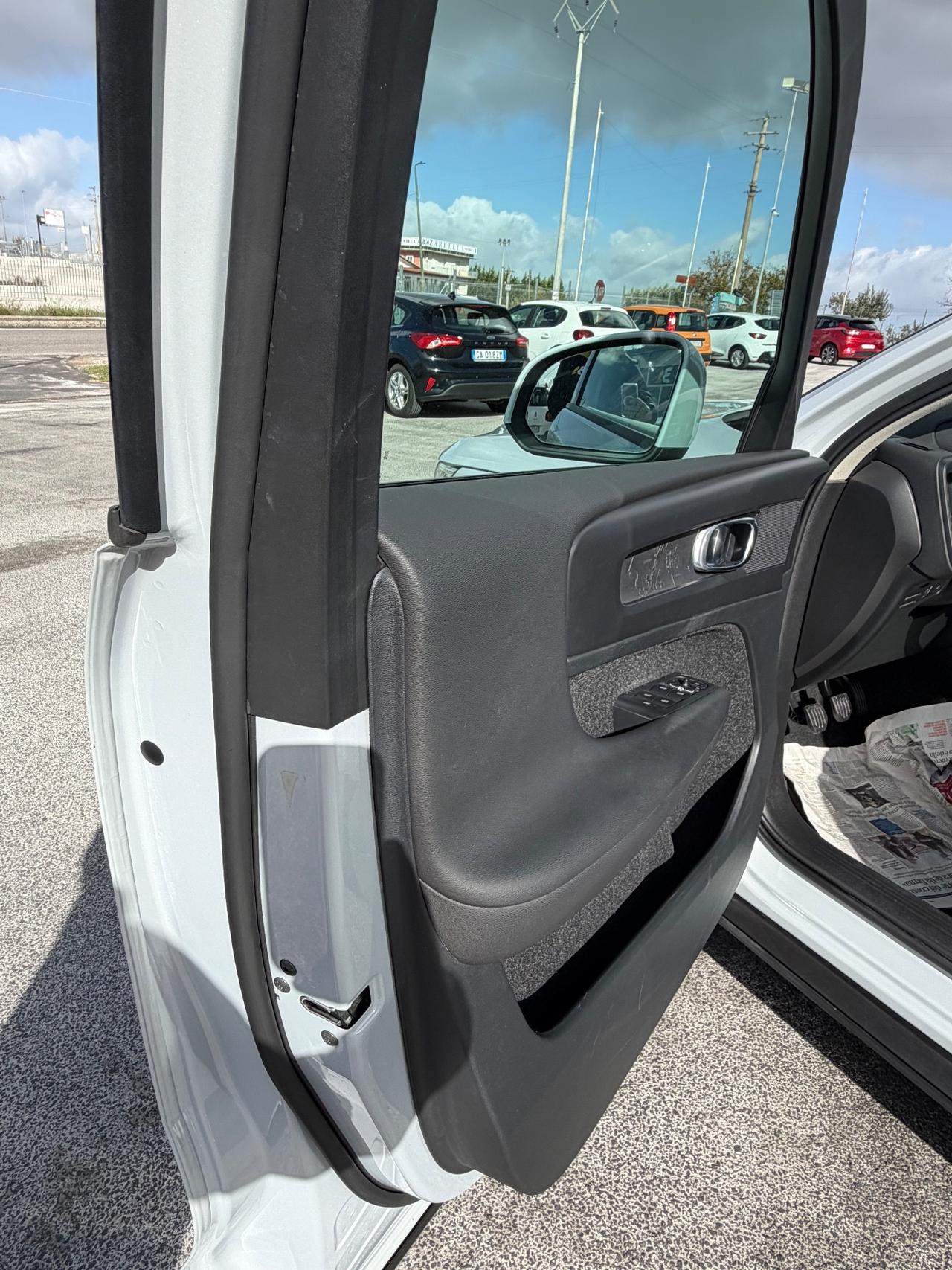 Volvo XC40 D3 AWD Momentum Core