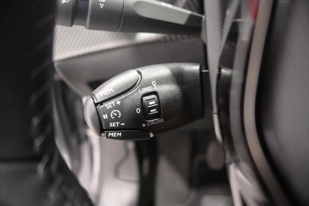 PEUGEOT 2008 1.2 PURETECH 100CV 6M. SeS STYLE ( FARI LED - CRUISE - MIRROR - SENSORI POST. )